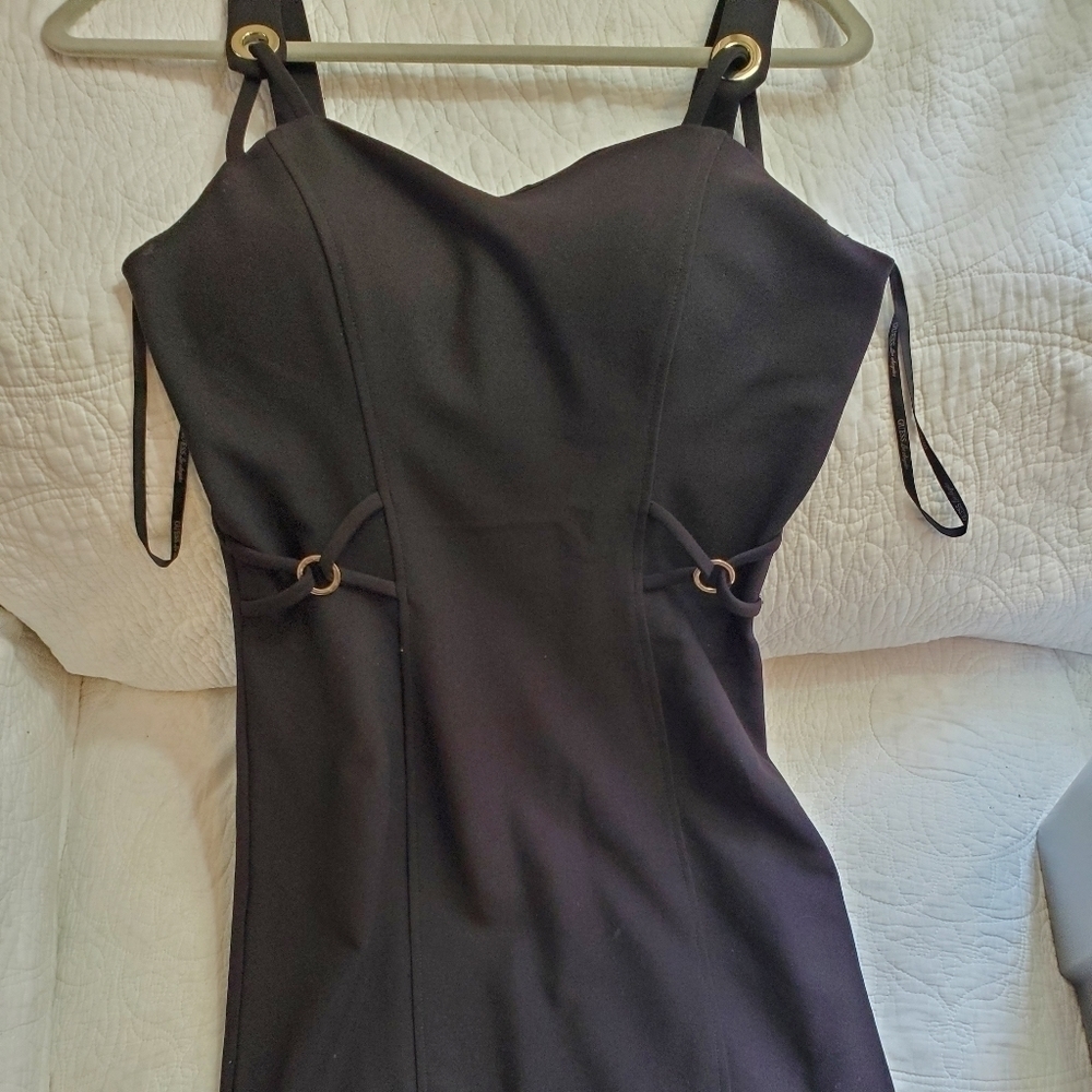 Guess - Picture 3 of 5